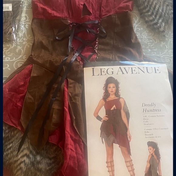 DEADLY HUNTRESS 3PC ADULT COSTUME SIZE SMALL 🌟NWT🌟 - Picture 5 of 13